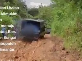 Rusak Parah! Jalan Penghubung di Desa Alimukim dan Sumber Baru di Pengaron Kabupaten Banjar