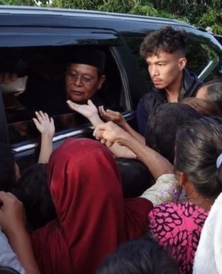 Paman Birin Kunjungi Warga Terdampak Banjir di Teluk Selong Kabupaten Banjar