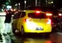Viral Pengemudi Fortuner Ngamuk Hancurkan Brio Kuning