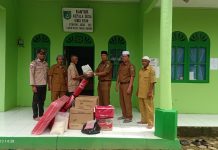 Pemkab Tanah Bumbu Salurkan Bantuan Kepada Korban Kebakaran di Sungai Rukam Kusan Hulu