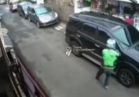 VIDEO Gerak Kilat Pria Berjaket Ojol Curi Kaca Spion Mobil Pejero, Netizen: Harganya Bisa Rp 90 Juta