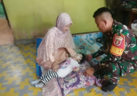 Babinsa Koramil 1007-01/BT Cek Kondisi Anak Stunting di Gang Sepakat Jalan Kuripan