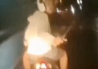 Detik-detik Begal Bercelurit Incar Emak-emak Dikejar Mobil Lalu Diserempet, Pelaku Masih Pelajar