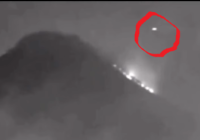 VIRAL! Apakah UFO? Objek Misterius Melintas di Atas Gunung Merapi