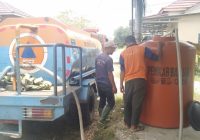 BPBD Banjar Kerahkan Tim TRC Angkut Air Bersih ke Kawasan Sungai Lulut