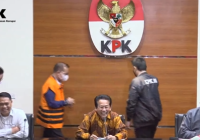 Bupati Kapuas dan Istrinya Ditahan KPK!