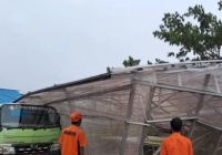 BREAKING NEWS: Puting Beliung Mengamuk di Jahri Saleh dan Sungai Jingah, Puluhan Rumah Rusak