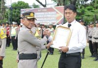Ungkap Kasus Sabu 1,4 Ons, Kapolres Banjar Beri Penghargaan 7 Personel Polsek Sambung Makmur