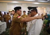Bupati Tanah Bumbu Zairullah Azhar Melantik Kades Baroqah dan Wiritasi