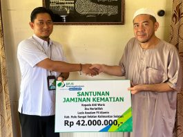 Ahli Waris Penyuluh Agama Non PNS di Kandangan Terima Santunan, Lazis Assalam Fil Alamin Jaminkan BPJS Ketenagakerjaan