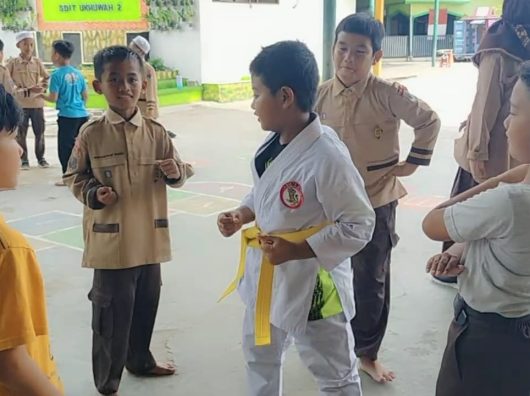 Cara Dasar Mengatasi Serangan Keroyokan 4 Orang