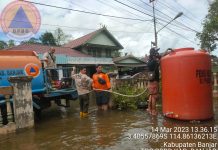 BPBD Banjar Terus Pantau Ketinggian Air, Bantu Mobilisasi Warga Terdampak Banjir