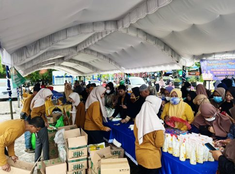 Bahan Makanan Pokok di Pasar Murah Ramadhan Martapura Ludes Diserbu Pembeli Dalam Waktu 1 Jam