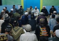 Paman Birin Sahur Bersama Warga Pengambangan, Bagi-bagi Ratusan Paket Beras