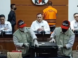 KPK Tahan Rafael Alun Trisambodo, Langsung Pakai Rompi Oranye
