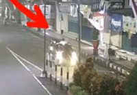 Terjadi di Blitar, Pria Berpegangan di Kap Mobilnya yang Melaju Kencang Dibawa Kabur Wanita Pencuri