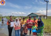 Banjir Mulai Surut, BPBD Banjar Tetap Pasok Logistik untuk Warga Desa Tajau Landung