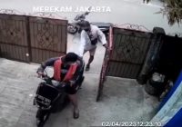 Viral Maling Sepeda Motor Kepergok Pemilik Rumah Hingga Kabur Dikejar Warga