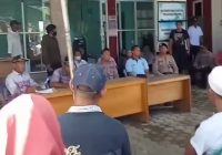 Warga Tuntut Pembakal Desa Bunipah di Aluh-Aluh Mundur