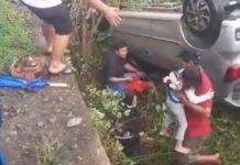 Mobil Terbalik di Desa Mali Mali, Balita Terjebak Berhasil Dievakuasi