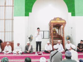 Di Masjid Putih, Aditya Perkenalkan Program Dauroh Berangkatkan Ulama ke Yaman
