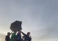 Jefri Nichol Lempar Tikus Mati ke Gedung DPR saat Demo UU Cipta Kerja, Netizen: Sumpah Nih Aktor Keren Banget!