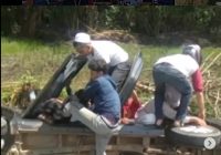 VIDEO Kecelakaan Lalu Lintas di Mali Mali Karang Intan, Motor vs Mobil, Avanza Terguling ke Pinggir Jalan