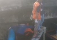 Mayat Pria di Bawah Jembatan PHB Teluk Dalam Dievakuasi Gunakan Kelotok