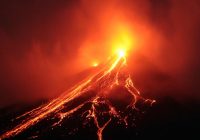Gunung Karangetang Erupsi, Luncuran Lahan Panas Ancam Tigas Desa