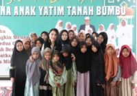 Rita Sugiarto Hibur Penghuni Istana Anak Yatim Batulicin Tanah Bumbu