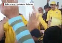 Kader Partai Golkar Sumsel Sawer Uang di Depan Kantor KPU, Bawaslu: Jangan Menimbulkan Keresahan