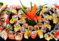 Disebut-sebut Makanan Sehat, 2 Tewas & Puluhan Orang Keracunan Usai Makan Sushi, Kok Bisa!