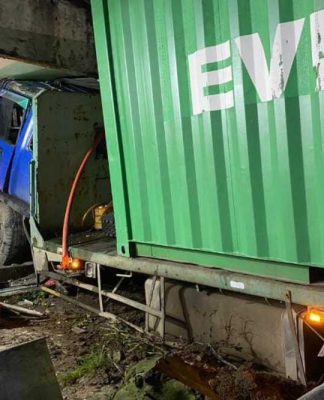 Ulah Truk kontainer Lagi, Kecelakaan di Turunan Muara Rapak Balikpapan Kembali Makan Korban, Pengendara  Tewas