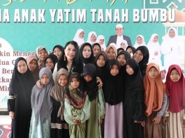 Rita Sugiarto Beri Motivasi Anak-Anak di Istana Anak Yatim Batulicin Tanah Bumbu