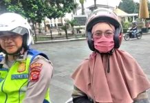 Ngidam, Emak-Emak Kejar Polisi Ingin Dibonceng