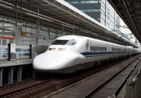 60 Penerbangan di Jepang Dibatalkan Akibat Topan Shanshan, Transportasi Masih Kacau