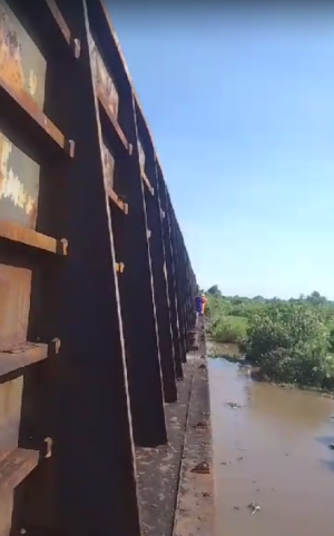 BREAKING NEWS: Diduga Terjadi Keracunan Dalam Palka Tongkang di Tamban Muara