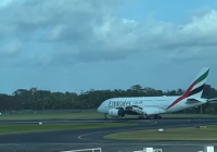 Detik-detik Pesawat Jumbo Pertama Mendarat di Bali, Akan Layani Rute Denpasar-Dubai
