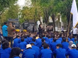 Ratusan Mahasiswa Geruduk DPRD Kota Banjarmasin, Tuntut Lima Hal