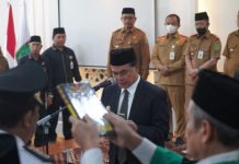 Lantik Pejabat Administrator dan Pengawas Pemkab Tanah Bumbu, Ini Pesan Bupati