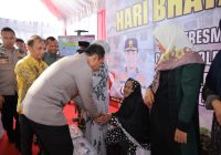 Didukung Lazis Assalam Fil Alamin, Kapolda Kalsel Serahkan 10 Unit Bedah Rumah kepada Warga Batola