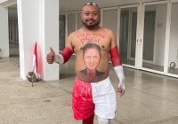 Suporter Timnas Indonesia Totalitas Gambar Wajah Erick Thohir