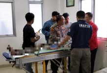 BREAKING NEWS Pria Diduga Gantung Diri di Depan Toko Plajau Tanbu