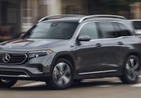 Mobil Listrik Terabas Banjir, Mercedes-Benz Indonesia: Tidak Didesain Jadi Kapal Selam!