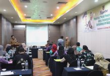 Begini Cara Gubernur Kalsel Motivasi Pengrajin Kain Sasirangan Pewarna Alam Agar Bisa Bersaing
