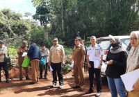 Benahi Makam Tokoh Masyarakat Desa Kiram, Dishub Banjar Turun Tangan