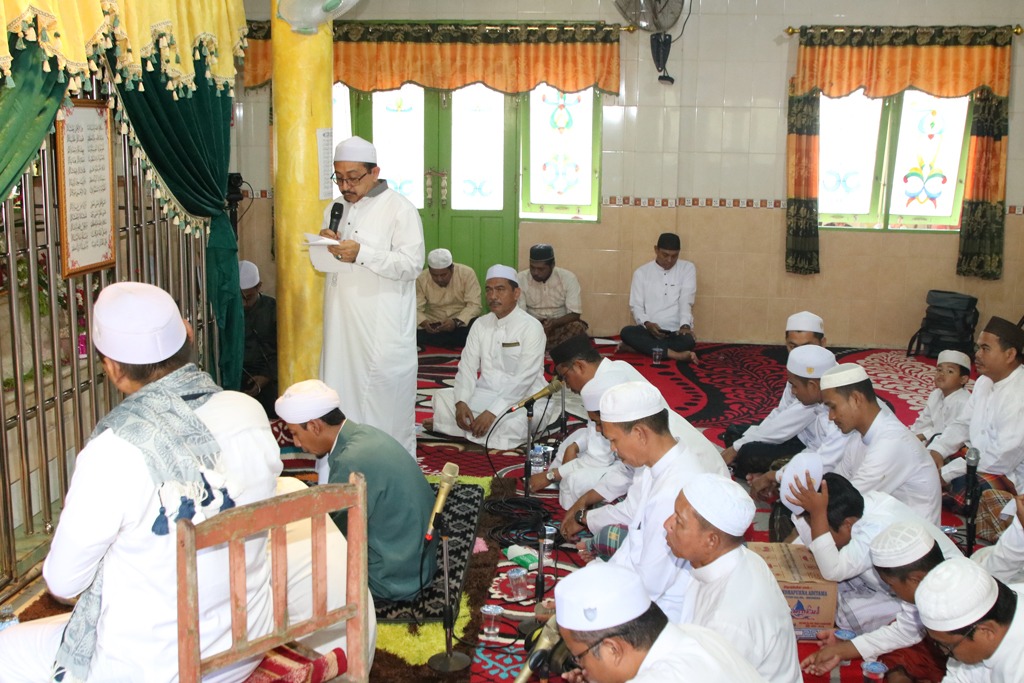 17072023_Wakil Bupati Banjar Habib Idrus Al-Habsyie di depan kubah Datu Bagul. (wartabanjar.com - MC Banjar)