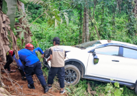Mesin Mendadak Mati, Mobil Terios Masuk Jurang di Sungai Pinang