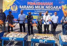 1 Juta Batang Rokok Ilegal dan Ratusan Liter Minuman Beralkohol Dibakar Bea Cukai Banjarmasin