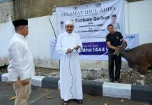 Sekretariat DPRD Kalsel Potong 2 Ekor Sapi Kurban